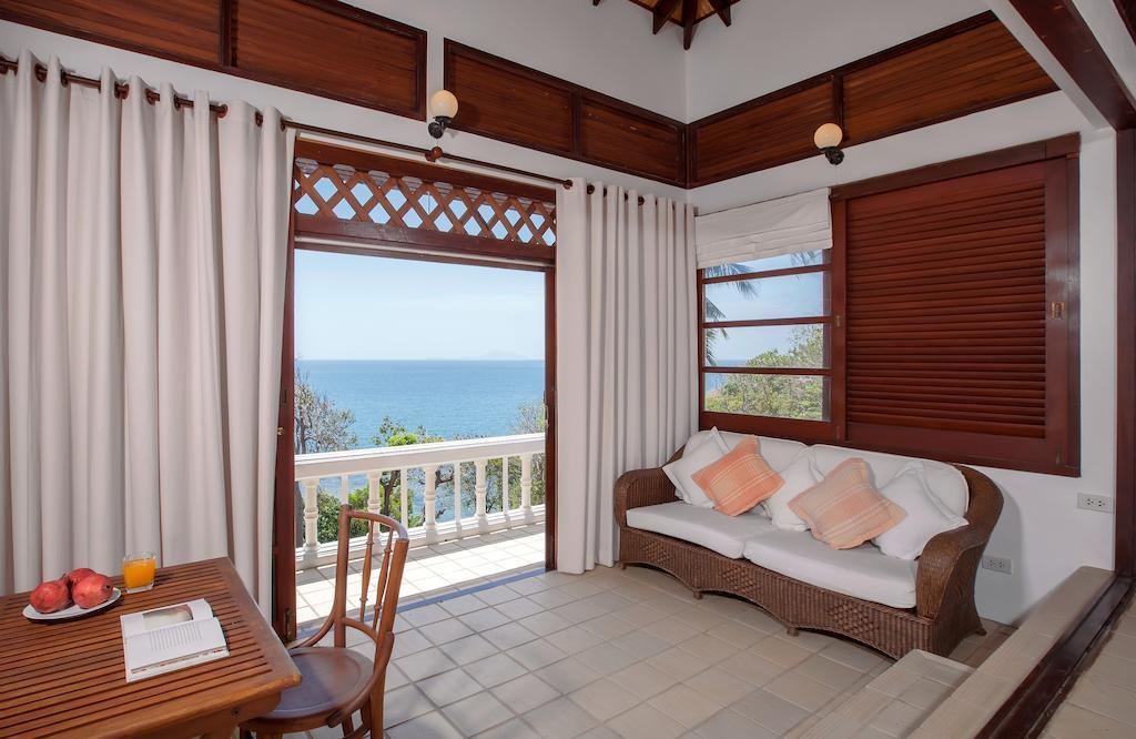Baan Khunying - Secluded Phuket Beachfront Villa Rawai Room photo