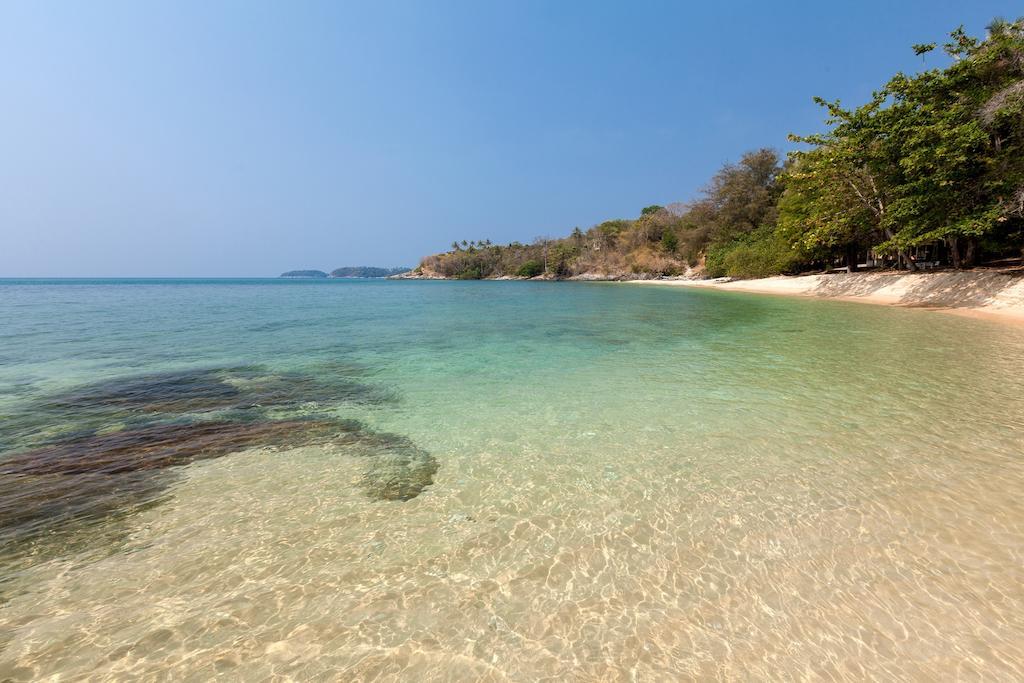Baan Khunying - Secluded Phuket Beachfront Villa Rawai Room photo