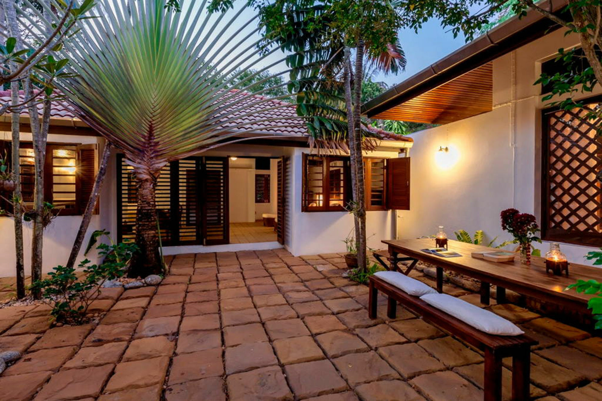 Baan Khunying - Secluded Phuket Beachfront Villa Rawai Exterior photo